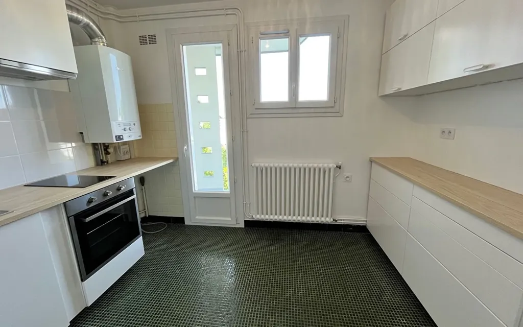 Cuisine - Appartement T3 avec Balcon à Limoges