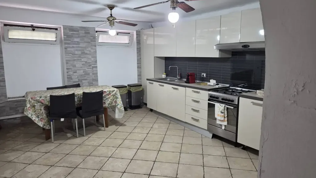 Cuisine - Historic Building Apartment with Private Parking in Milan