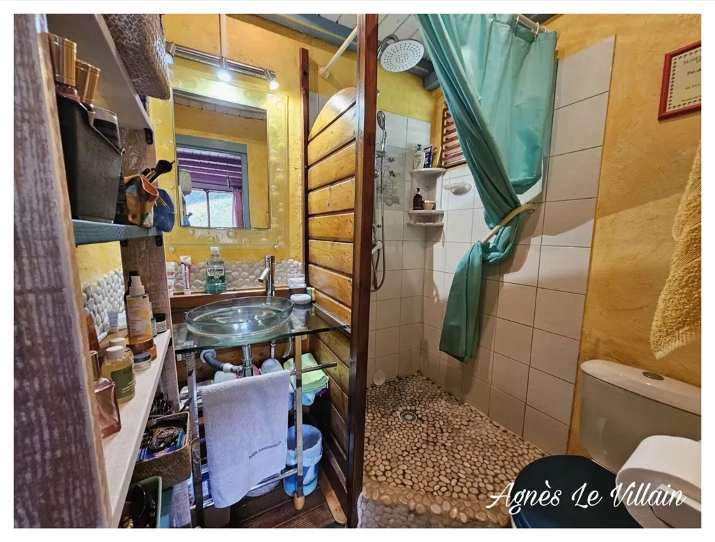 Salles de bain - Maisonnette T2 Vue Mer avec Piscine en Copropriété