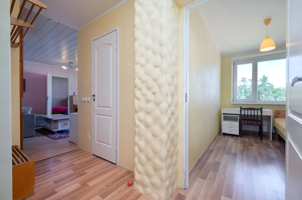 hallway_entrance
