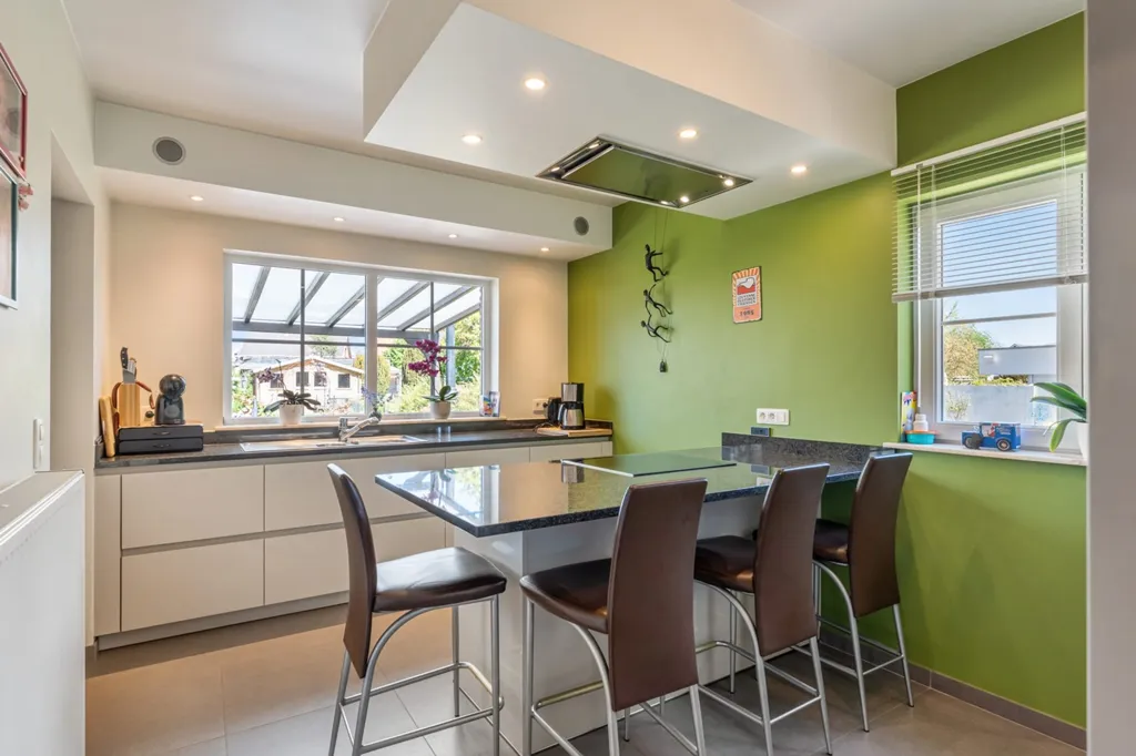 Cuisine - Villa Rénovée avec Garage à Erps-Kwerps