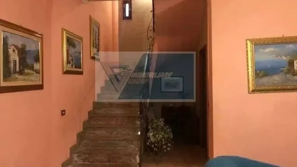 Pièces - Three-Level Villa with Garden in Melilli