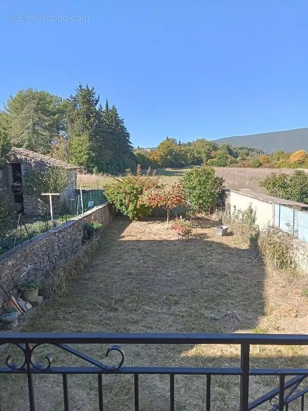 Jardin - Maison de Village avec Vue Montagne à Terrasse