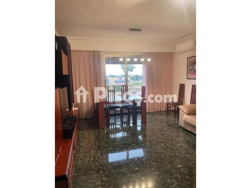 Salle à manger - Furnished Flat with Balcony in Pinedo