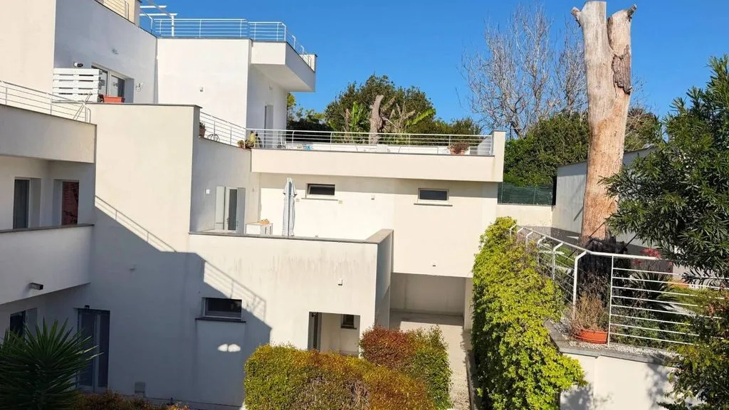 Terrass - Luxury Flat with Pool in Procida