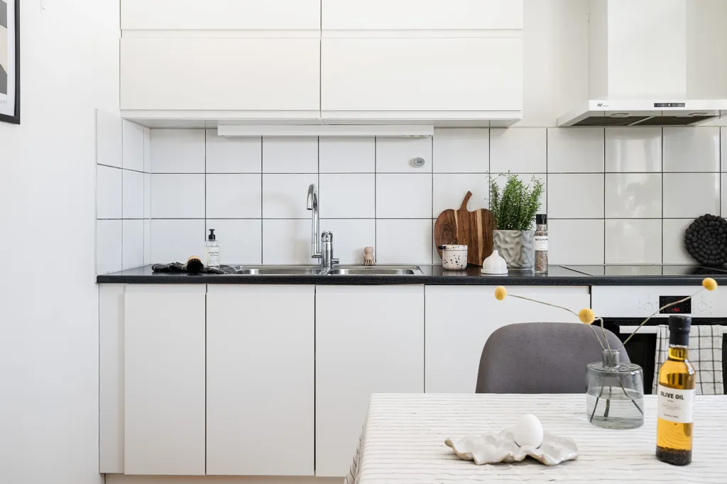 Köök - Modernised Apartment with West-Facing Balcony in Skellefteå