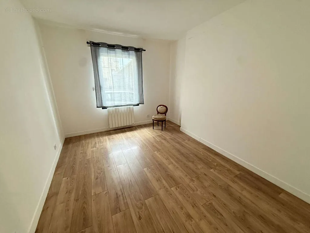 Rooms - Renovated House with Garden in Tinténiac