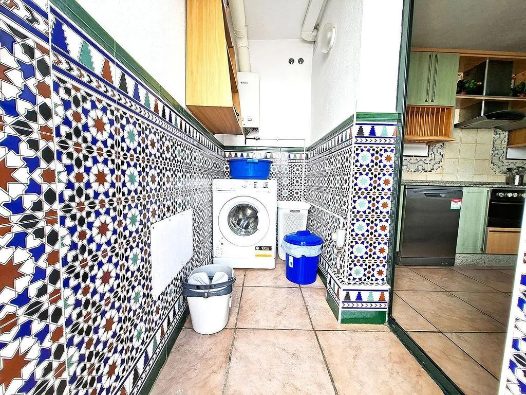 Pesuköök - Terraced Apartment with Pool in Central Location