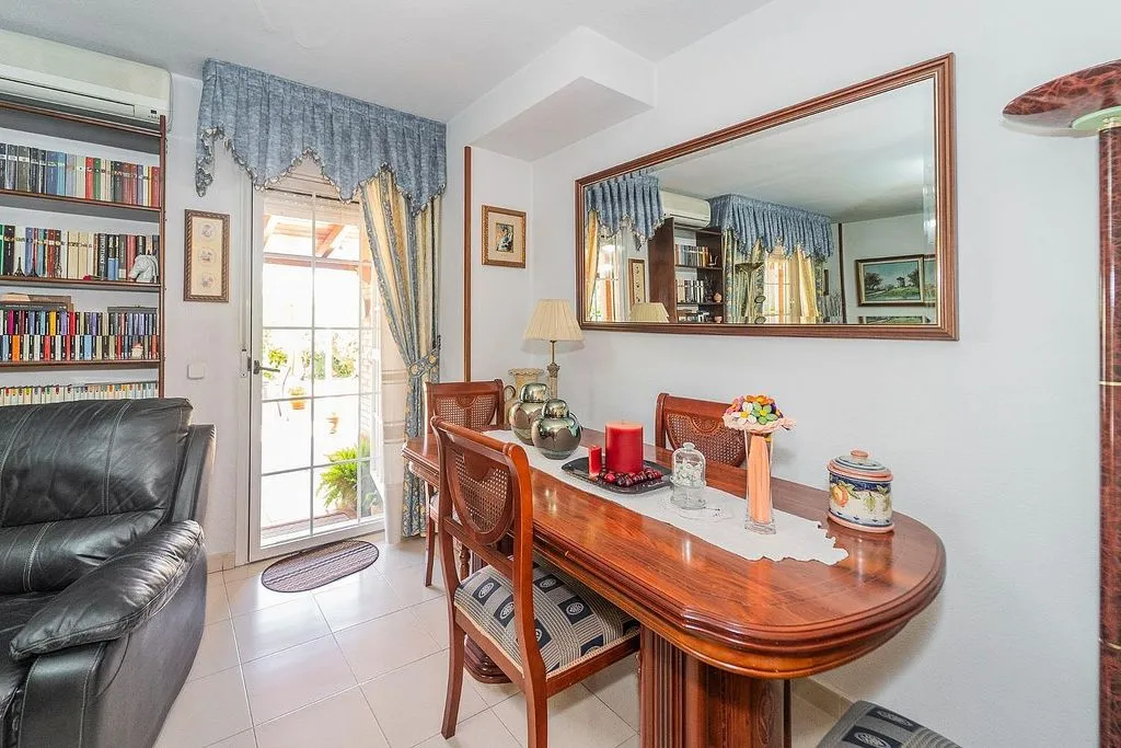 Sala da pranzo - Terraced Semi-Detached House with Garden in Parla