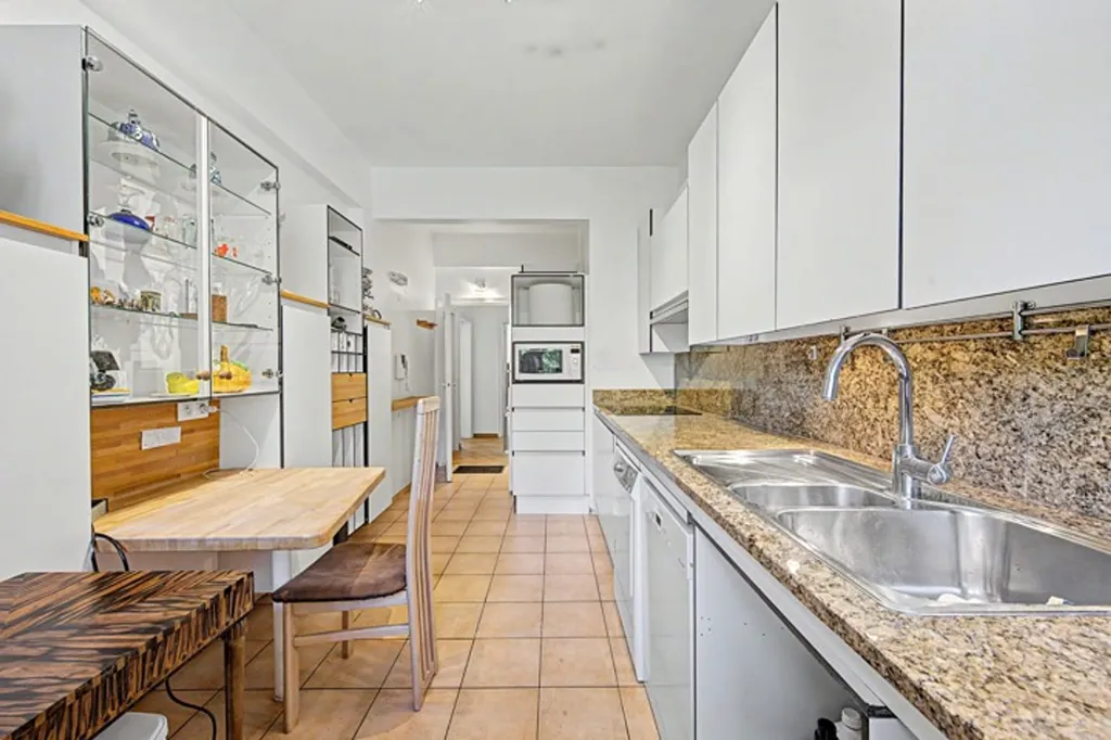 Cuisine - Appartement avec vue arborée et terrasse au Brugmann Park