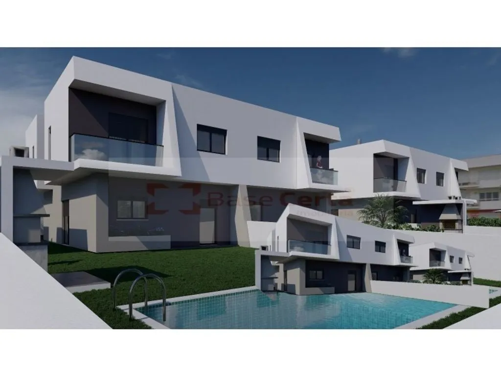 Contemporary Villa with Pool in Azambuja