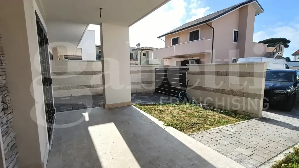Jardin - New Villa with Solar Panels in Anzio