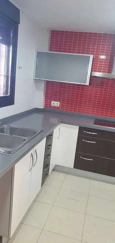 Cuisine - Pareded Chalet with Garden in Gandia