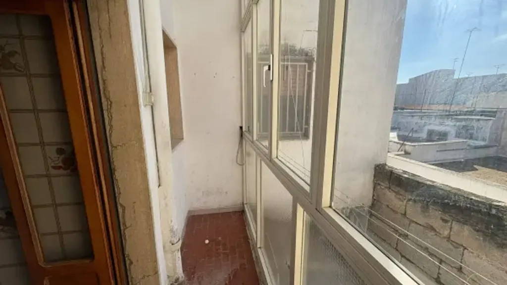 Balcon - Terraced House with Traditional Features in Sava