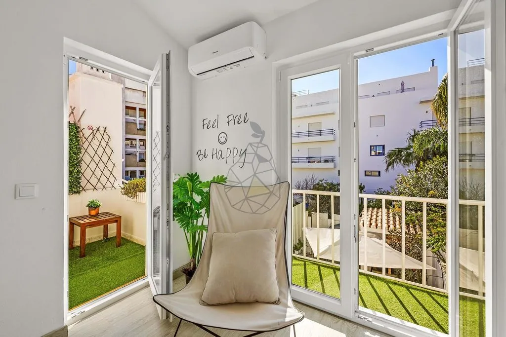 Balcony - 2-Bedroom Villa with Private Garden in Albufeira