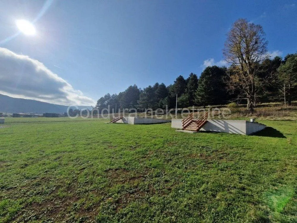 Jardin - Commercial-Residential Complex with Pool in Donji Babin Potok