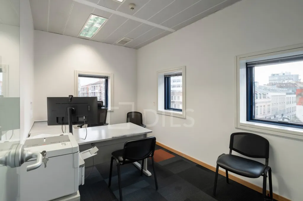 Bureau - Office with Air Conditioning in Amoreiras Square, Lisbon