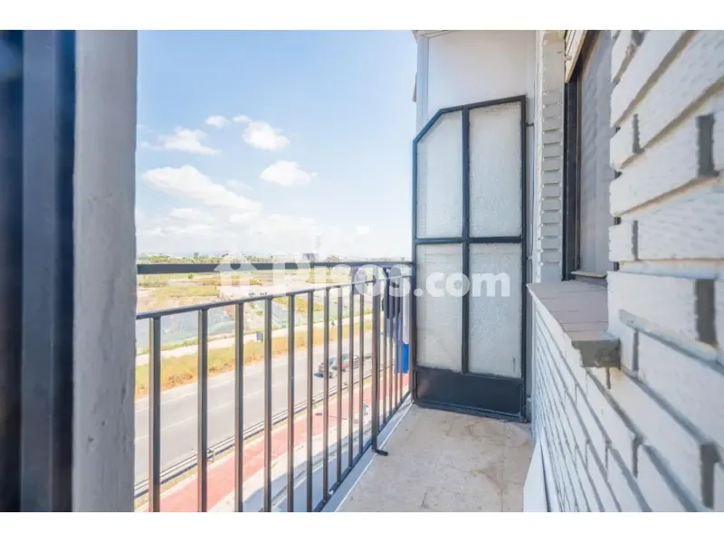 Balcon - Apartment with Balcony in Xirivella