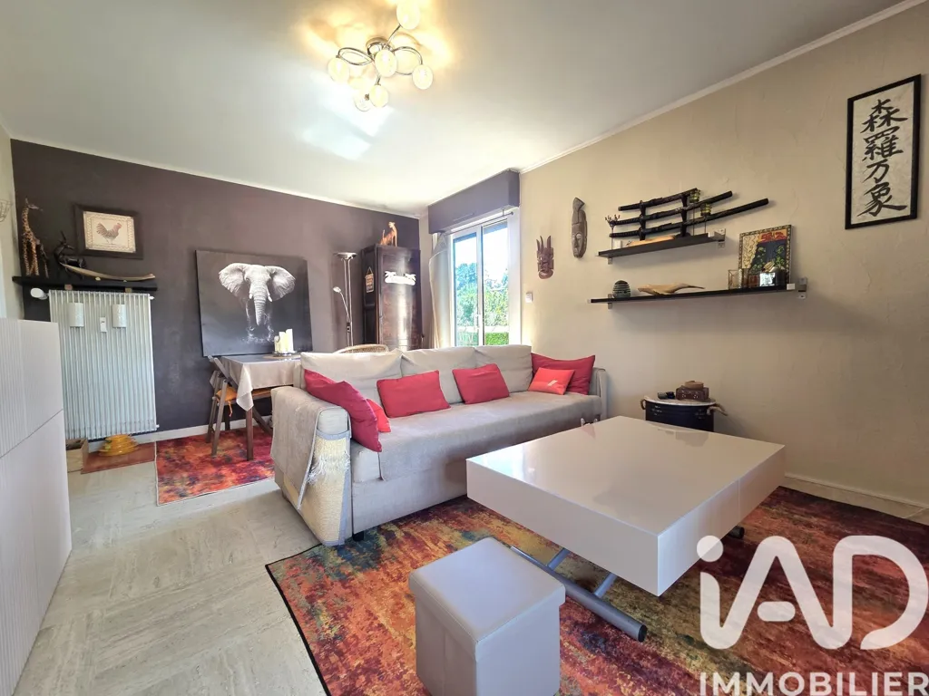 Elutuba - 3-Bed Flat with Terrace in Nice