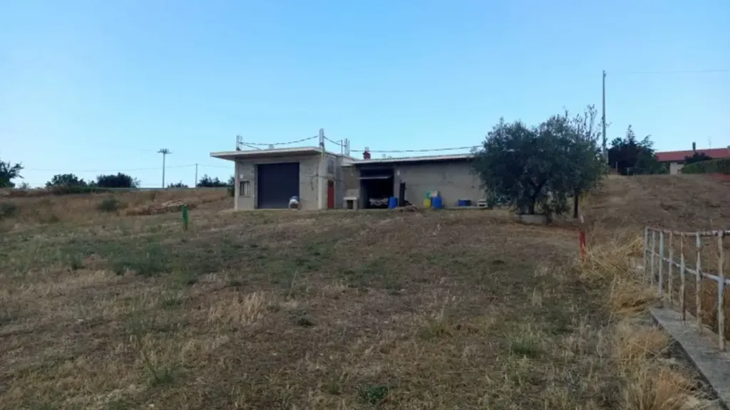 Aed - Warehouse with Workshop in Lanciano
