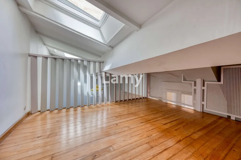 Pièces - Appartement Souplex avec Cour à Bordeaux Gambetta