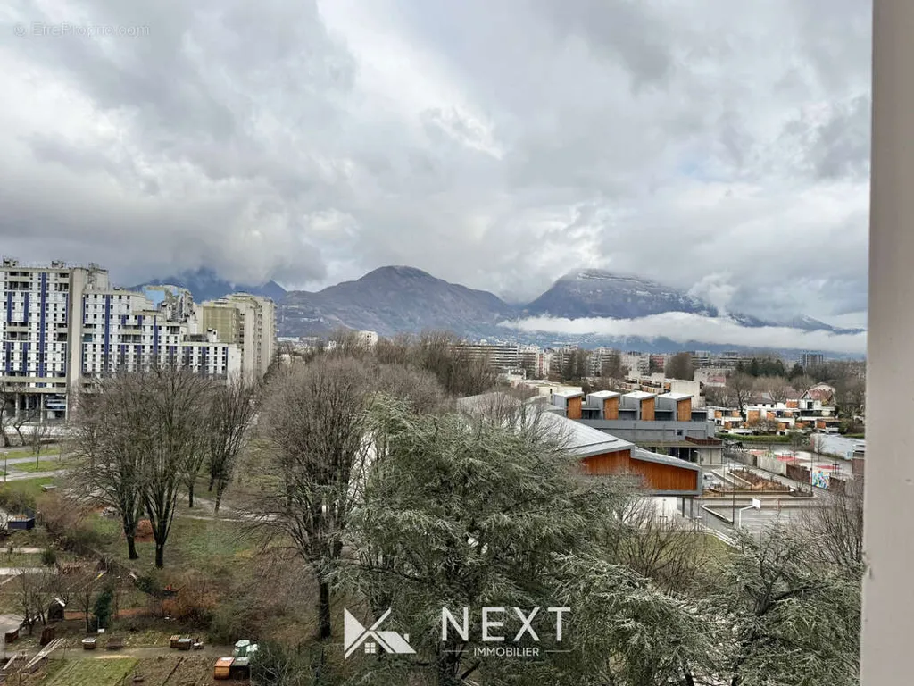 Rõdu - Studio with Chartreuse View in Grenoble