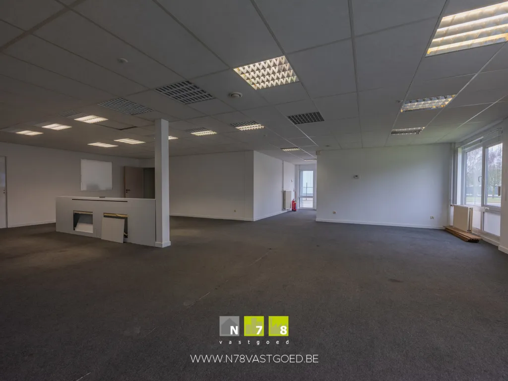 Kabinet - Office Space with Parking in Oudsbergen