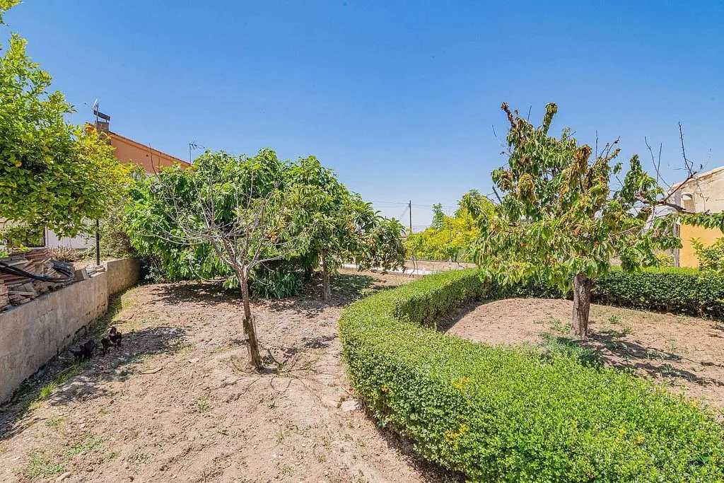 Aed - Chalet with Pool and Garden in Cajar