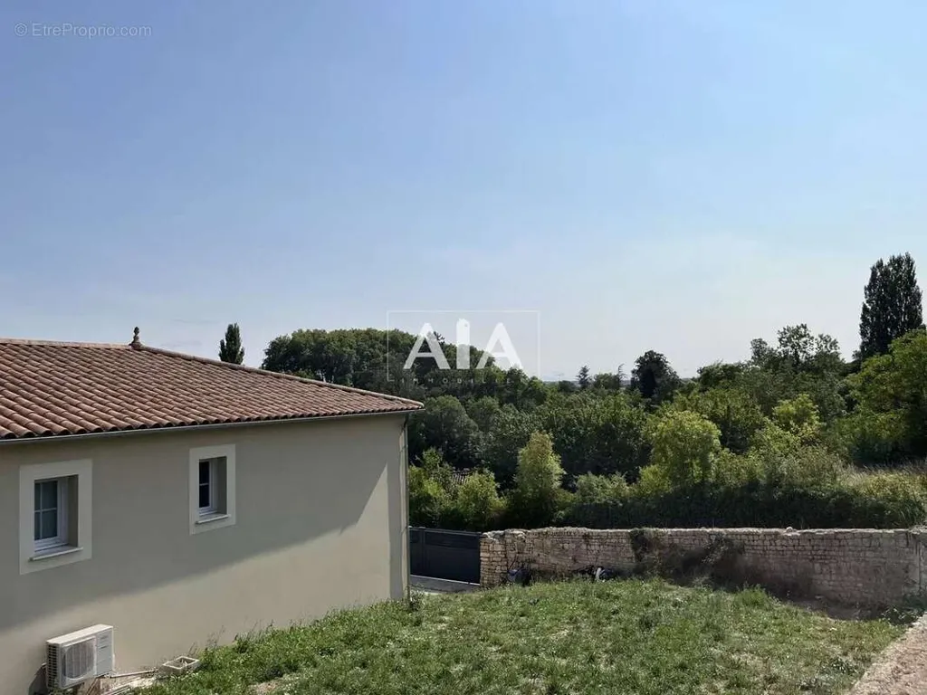 Aed - Contemporary House with Panoramic View in Montignac-sur-Charente