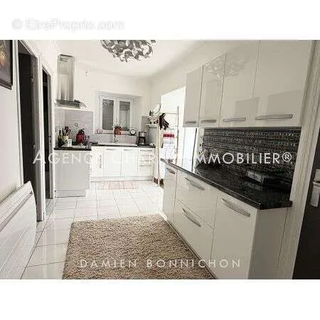 Cuisine - Fermette avec Jardin et Garage à Chambeugle