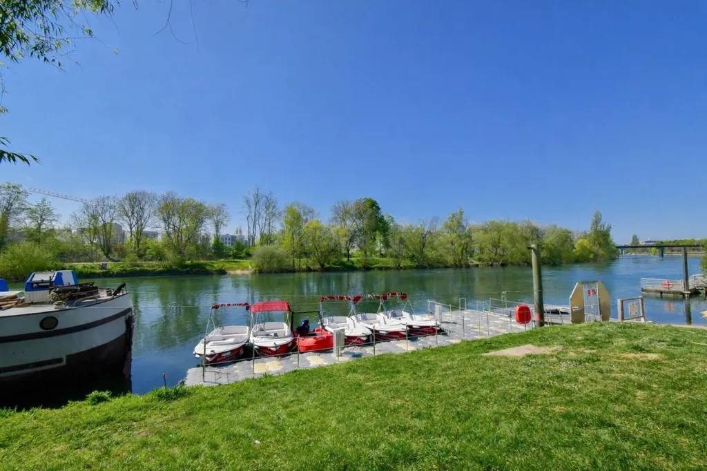 Jardin - Appartement avec balcon à Neuilly-sur-Marne