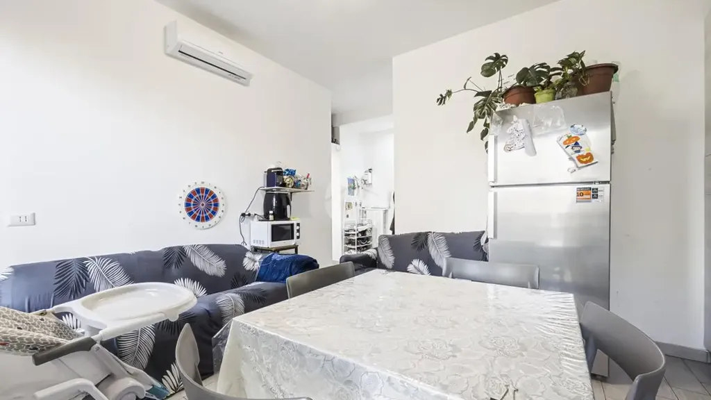 Söögituba - Rustic-Style Flat with Balcony in Milan