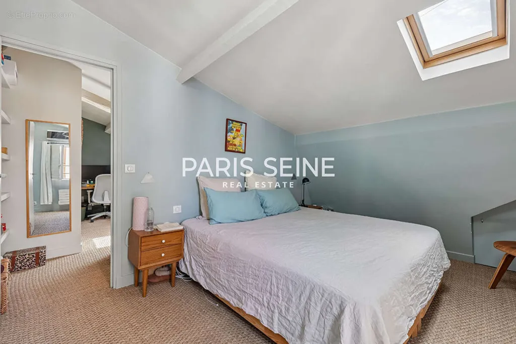 Camere da letto - Duplex with Cathedral Ceiling in Paris VII