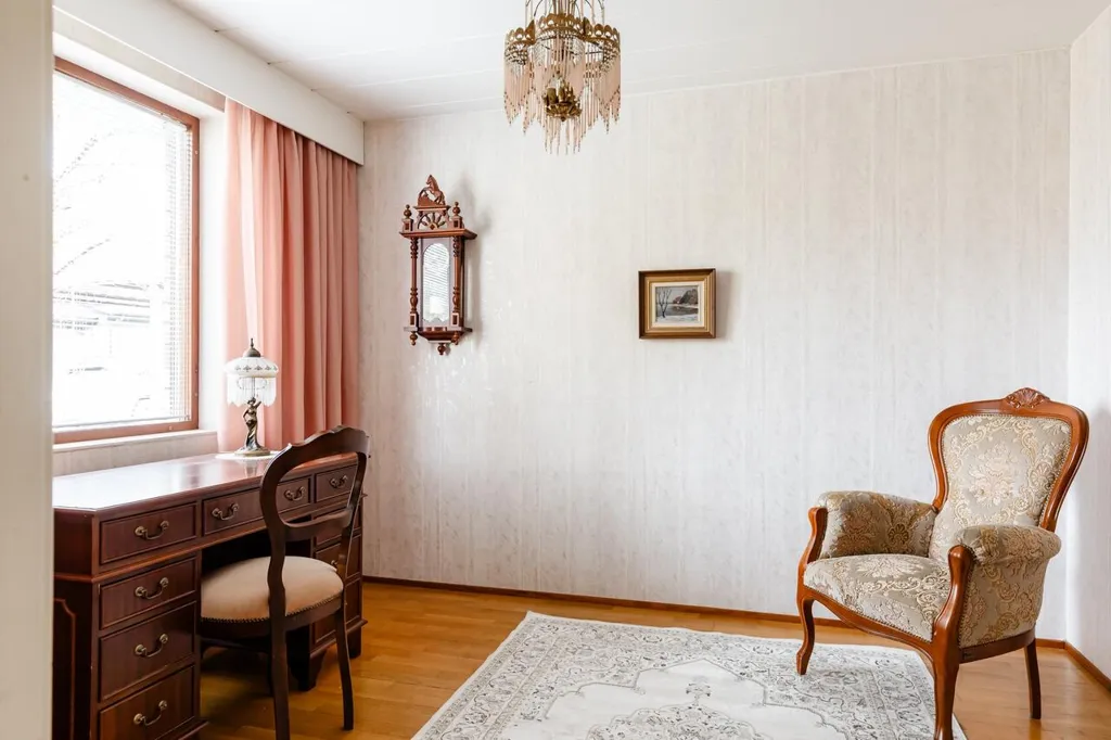 Kabinet - Developable Plot with House in Linnainmaa