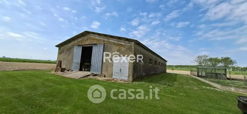 Välivaade - Independent House with Workshop in Taglio di Po