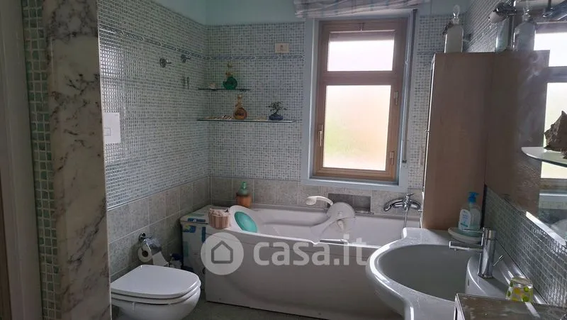 Bathrooms - Apartment with Balcony in Aci Castello