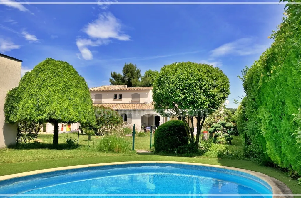 Piscine - Maison avec Piscine et Bureau à Montélimar