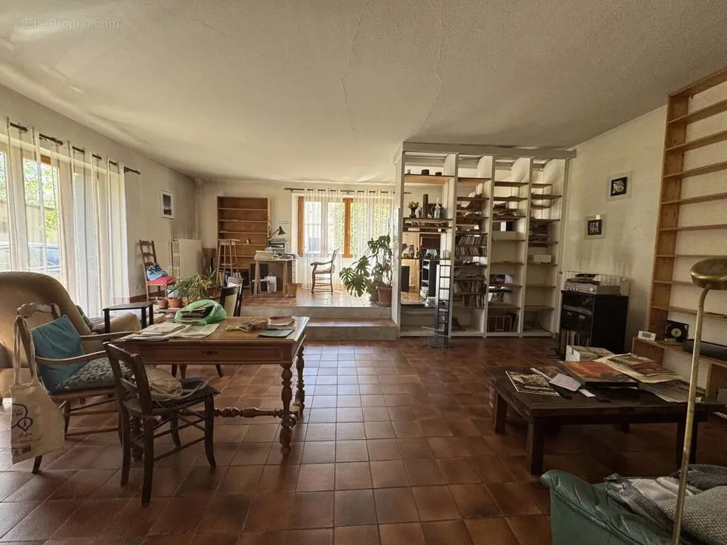 Elutuba - Terraced House with Garden in Pierre-Chatel