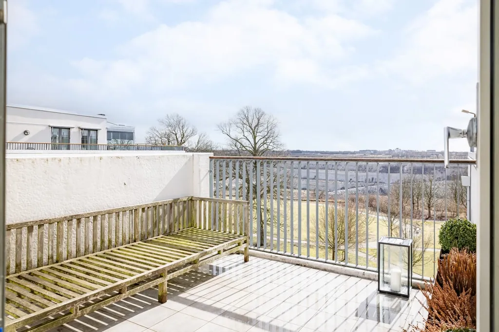 Balcon - Modern Two-Bedroom Flat with Dual Terraces in Malmö
