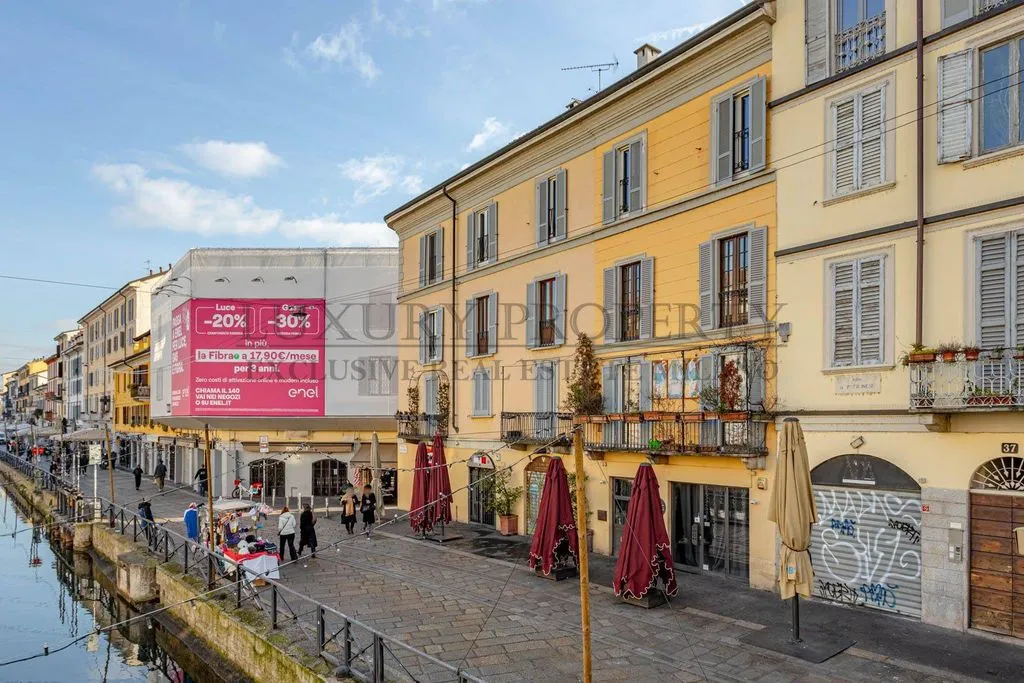 Luxury Apartment with Naviglio View in Milan
