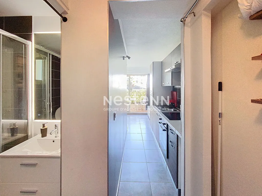 Salles de bain - Studio avec Terrasse et Piscine à Golfe Juan