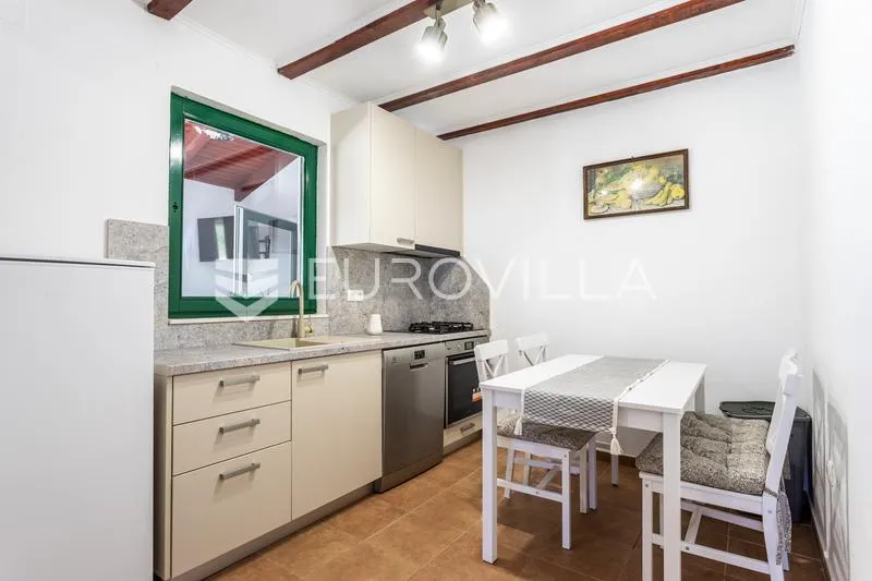 Kitchen - House with Pool and Gallery in Gaćelezi