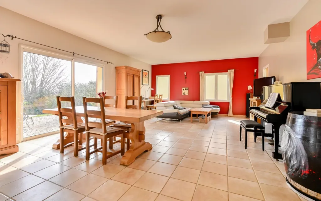 Salle à manger - Maison Luxueuse avec Vue Campagne à Belmont-d'Azergues