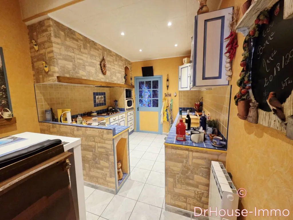 Cuisine - Maison de Caractère avec Garage à Cruzy