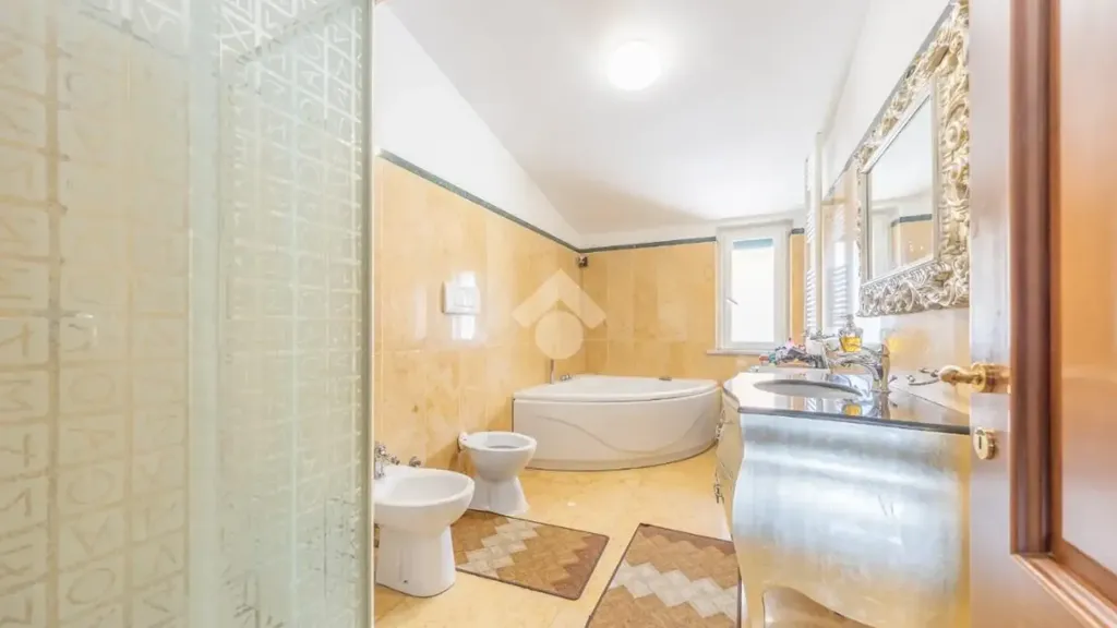 Bagni - Rustic Trilocale with Terrace in Guidonia Montecelio
