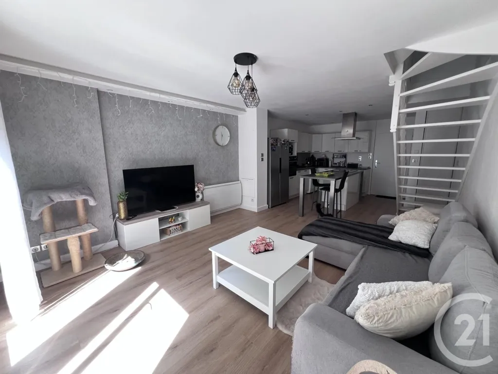 Elutuba - Renovated Duplex with Terrace in Ballan-Miré