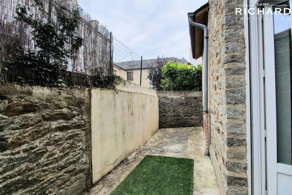 Aed - 1-Bed Flat with Terrace in Rennes
