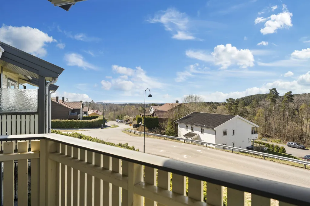 Rõdu - Apartment with Balcony in Tveteneåsen