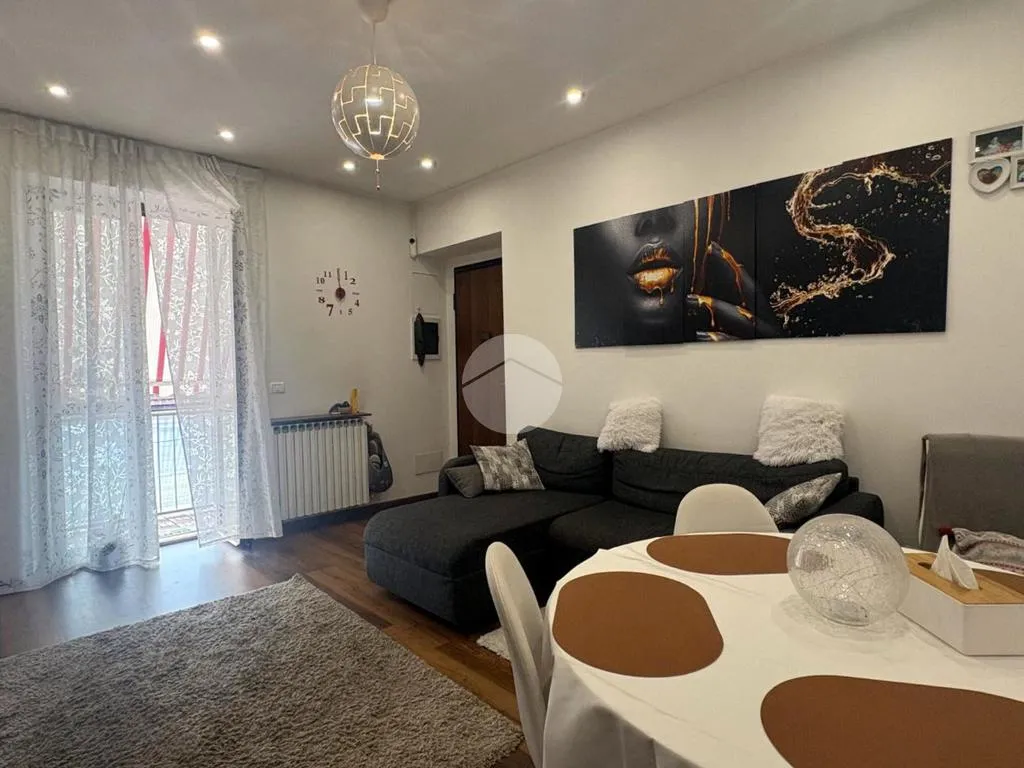Söögituba - Rustic-Style Apartment with Balcony in Torino