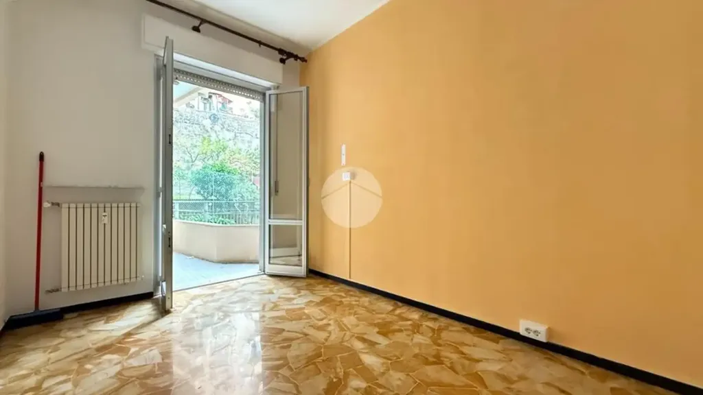 Toad - Spacious Flat with Balcony in Genoa